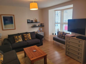 Large 5 bed town-centre home close to the beach, sleeps 9